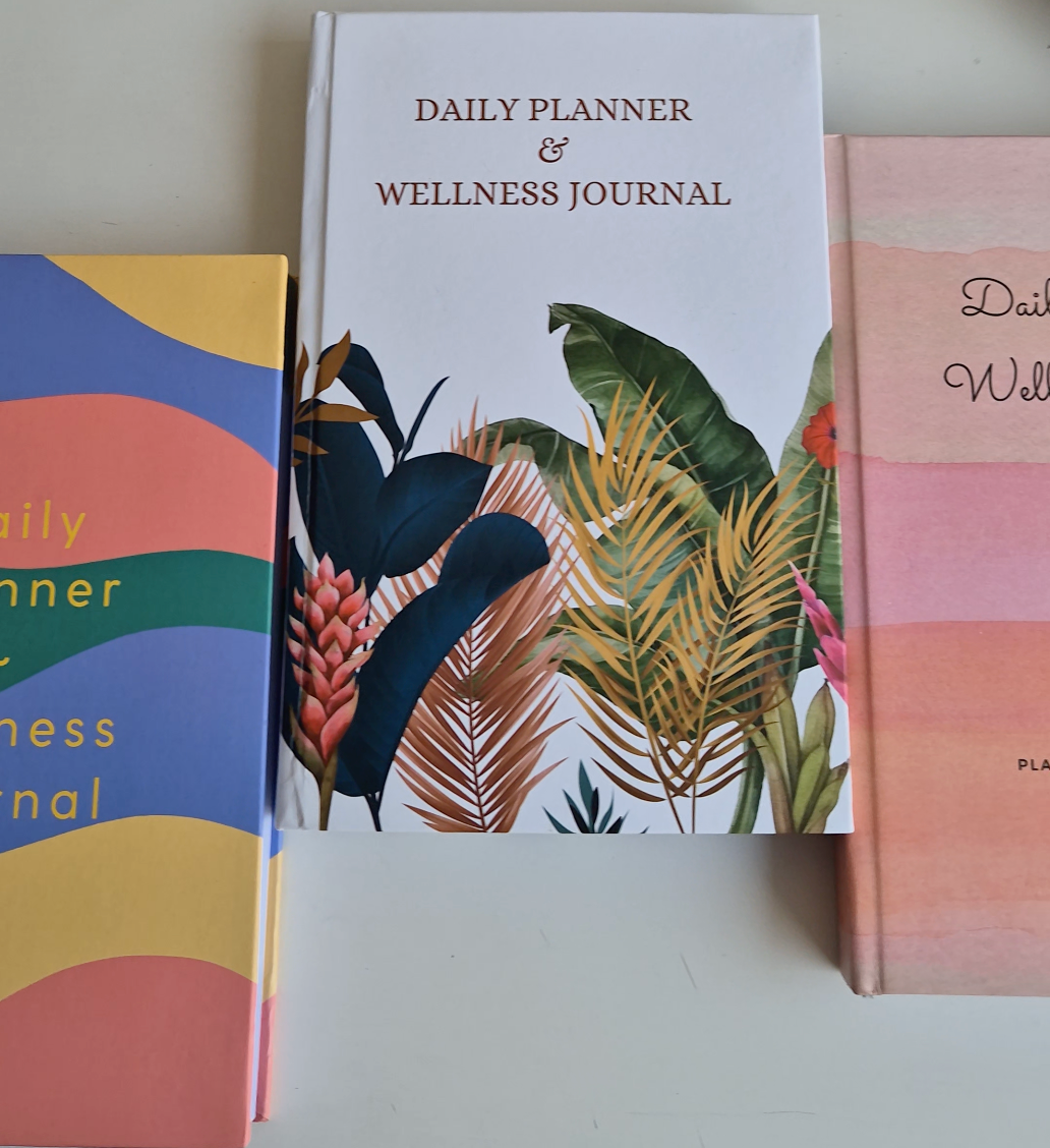 Daily Planner And Wellness Journal - Weekly, Monthly Overview, Vision Board, Travel Planner, Gratitude & Health Tracker